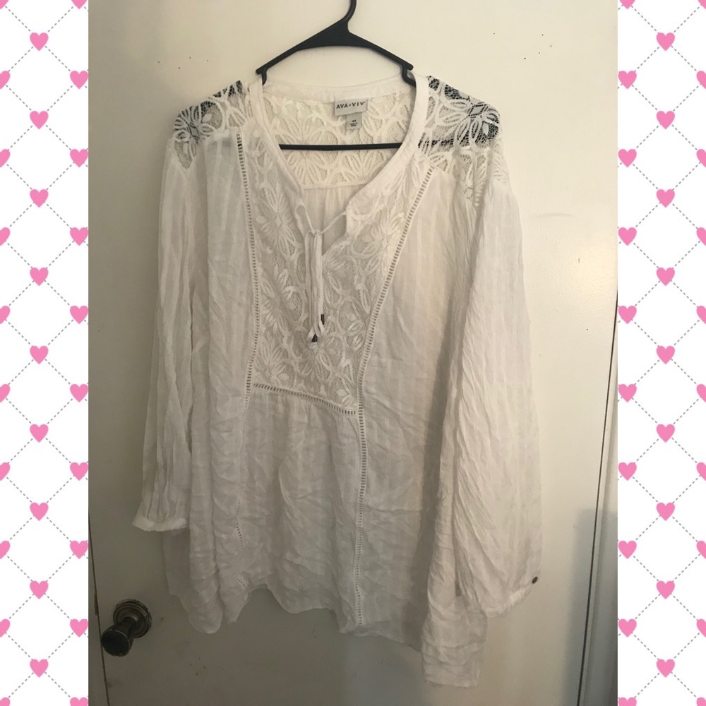 FINAL SALE 🌹 White shirt with lace pattern
